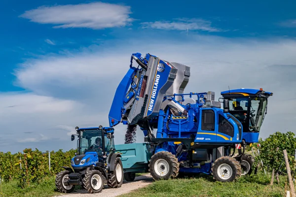 NEW-HOLLAND-MACHINE-A-VENDANGER-T4_120F_CAB_StageV_22_253.jpg